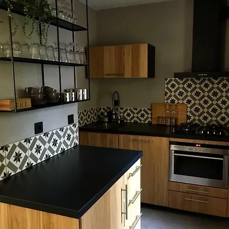 Huusje18 度假居 *